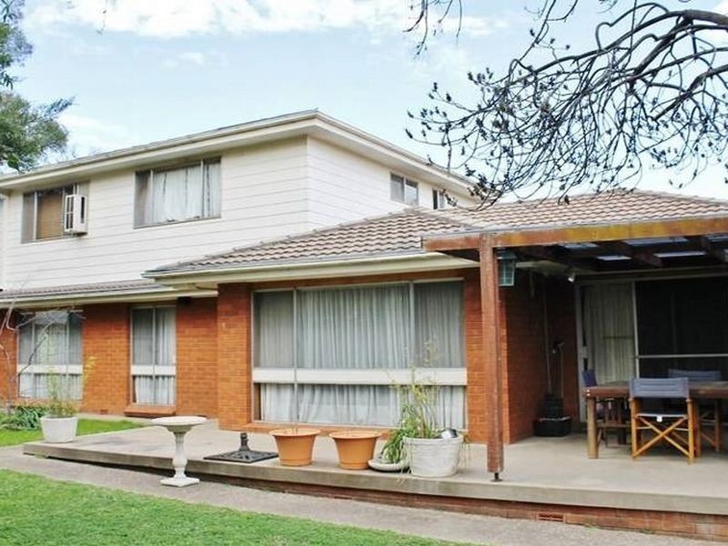 9 Alpugi Place, Bathurst NSW 2795