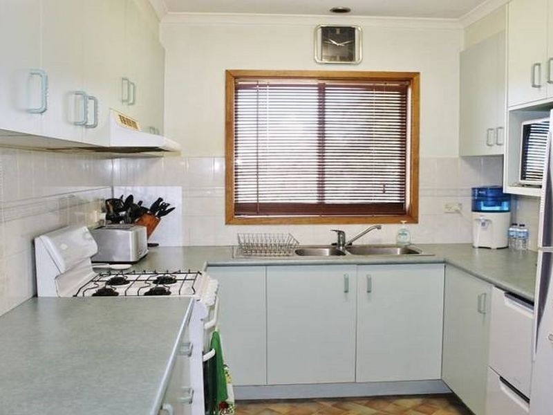 9 Alpugi Place, Bathurst NSW 2795