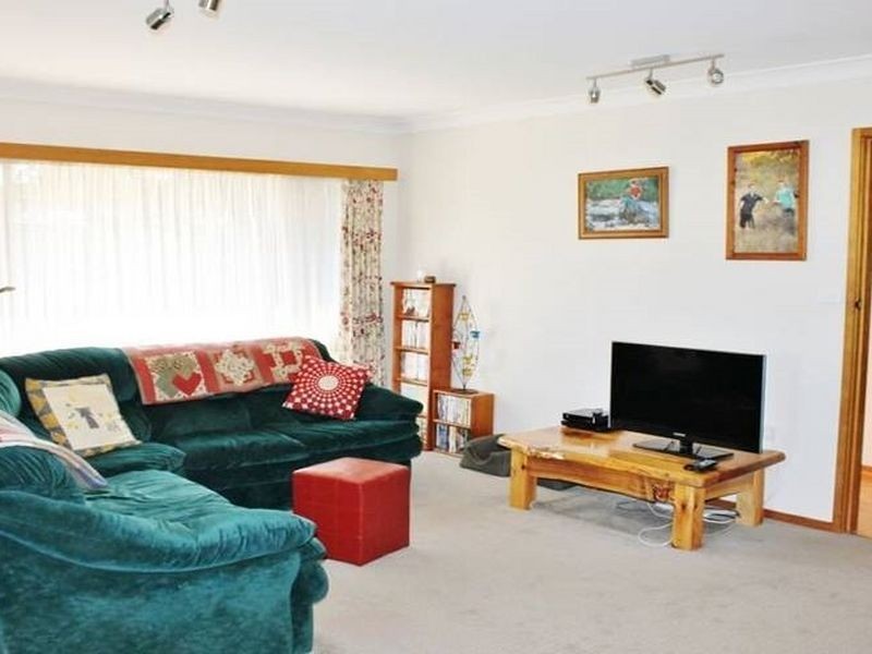 9 Alpugi Place, Bathurst NSW 2795