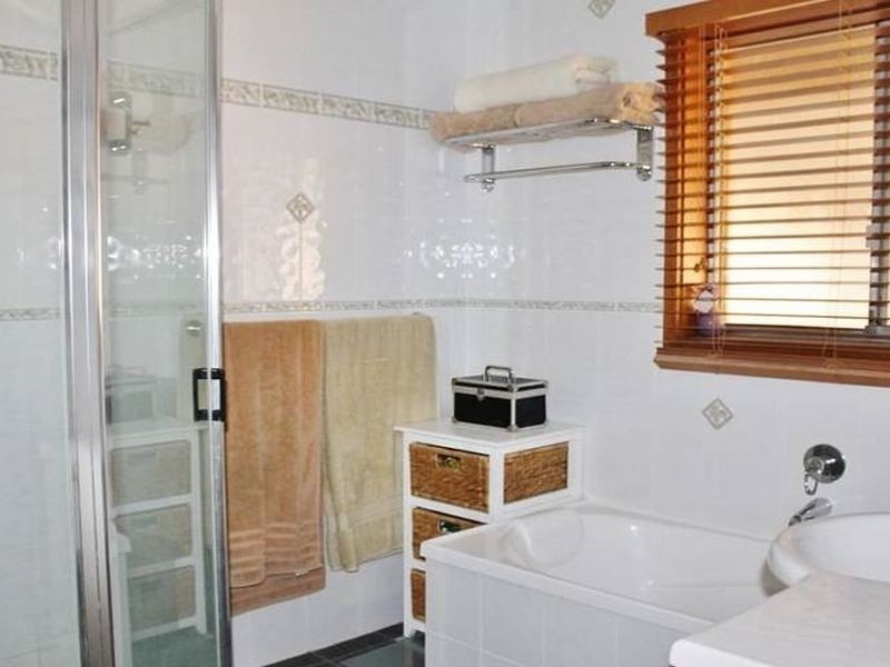 9 Alpugi Place, Bathurst NSW 2795