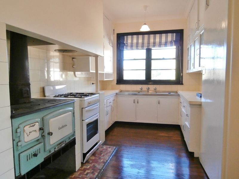 277 Peel Street, Bathurst NSW 2795