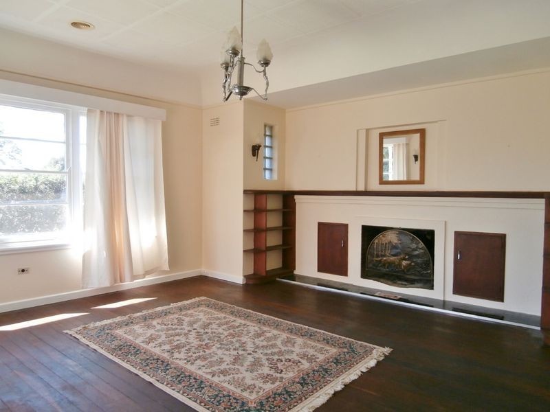 277 Peel Street, Bathurst NSW 2795