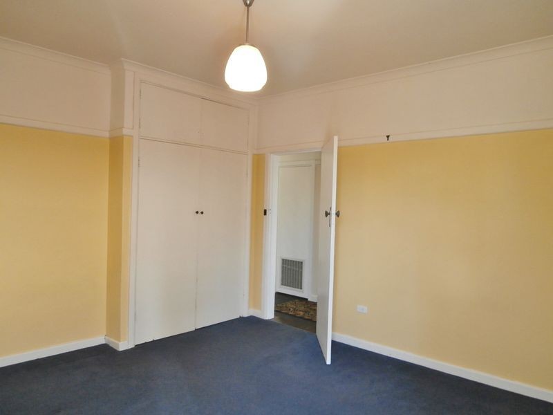 277 Peel Street, Bathurst NSW 2795
