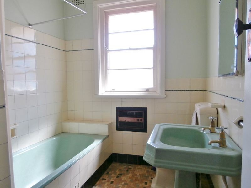 277 Peel Street, Bathurst NSW 2795