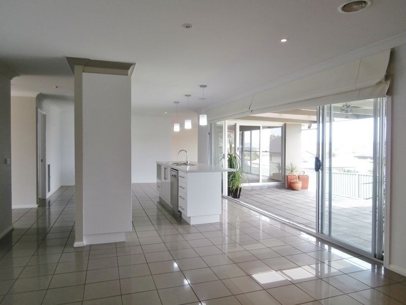 16 Quinn Court, Llanarth NSW 2795