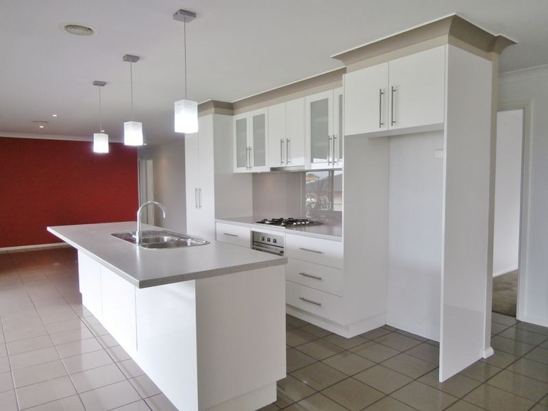 16 Quinn Court, Llanarth NSW 2795
