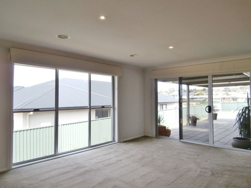 16 Quinn Court, Llanarth NSW 2795
