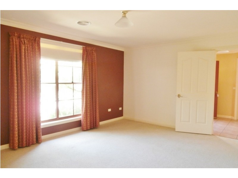 47 Country Way, Bathurst NSW 2795