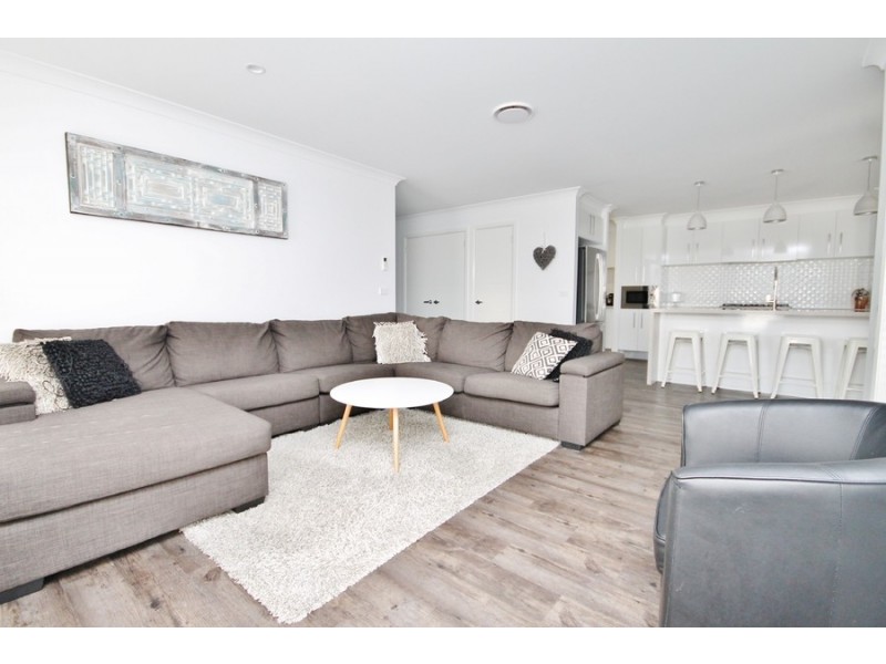 18 Coates Drive, Kelso NSW 2795