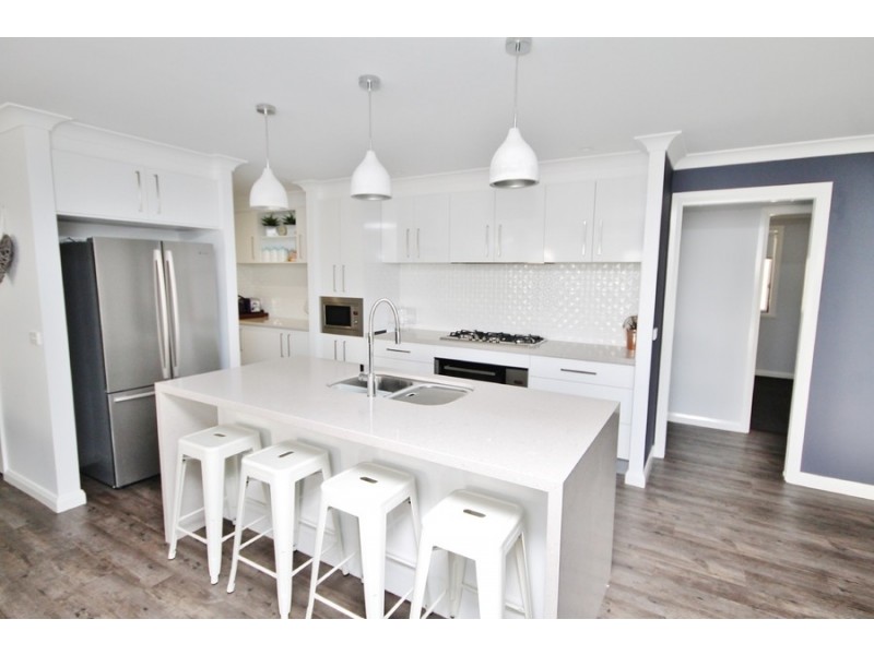 18 Coates Drive, Kelso NSW 2795