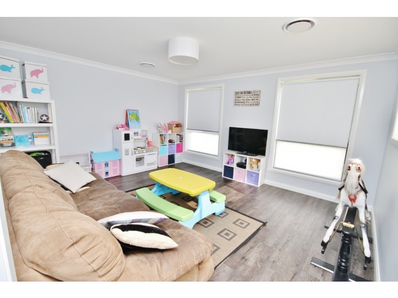 18 Coates Drive, Kelso NSW 2795