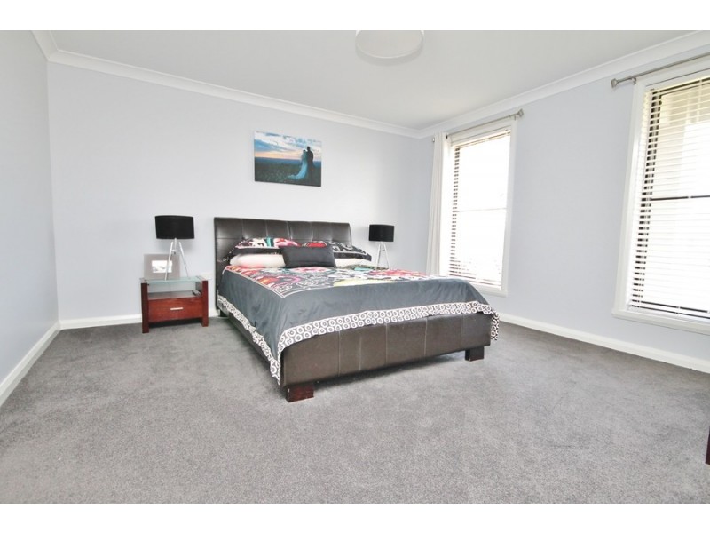 18 Coates Drive, Kelso NSW 2795