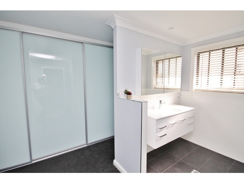 18 Coates Drive, Kelso NSW 2795