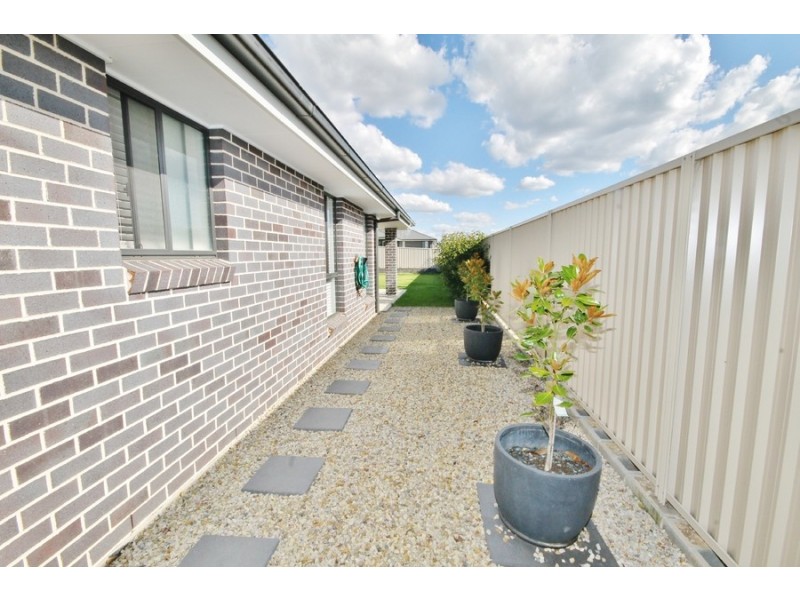 18 Coates Drive, Kelso NSW 2795