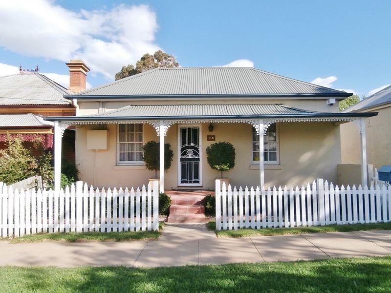 114 Peel Street, Mitchell NSW 2795