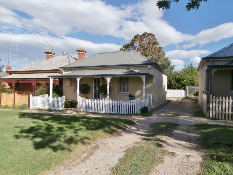 114 Peel Street, Mitchell NSW 2795