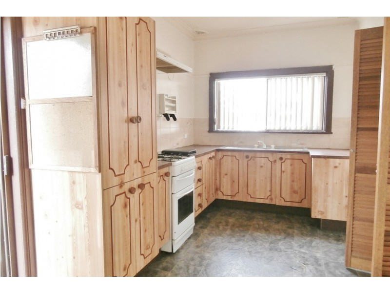 215 Rocket Street, Bathurst NSW 2795