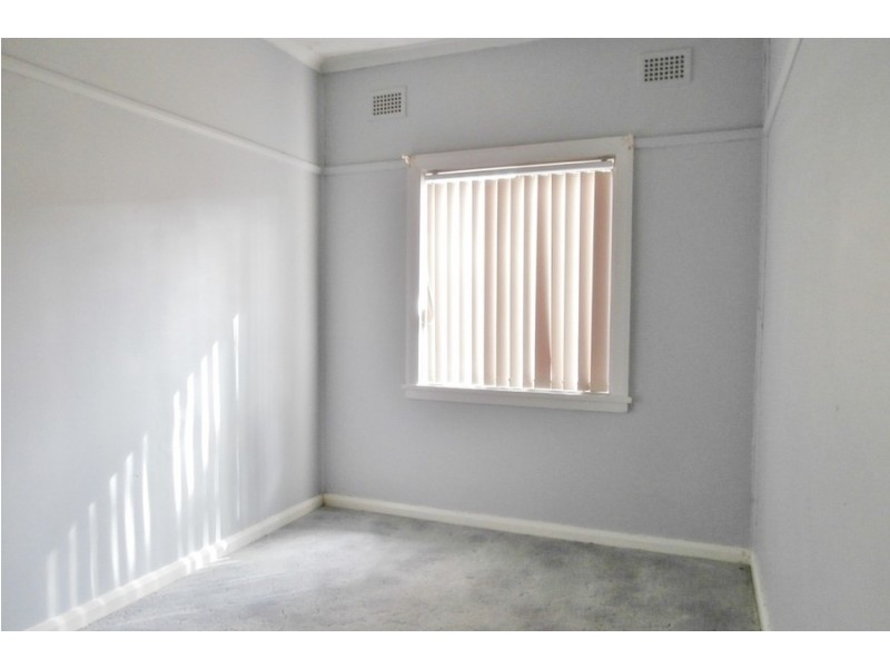 215 Rocket Street, Bathurst NSW 2795