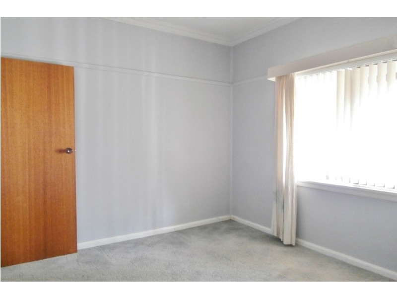 215 Rocket Street, Bathurst NSW 2795