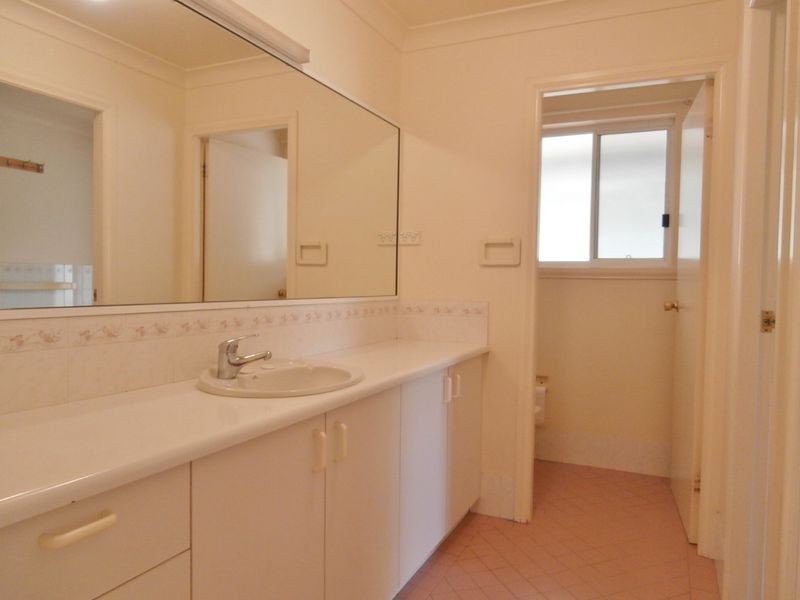 18 Hicks Close, Bathurst NSW 2795