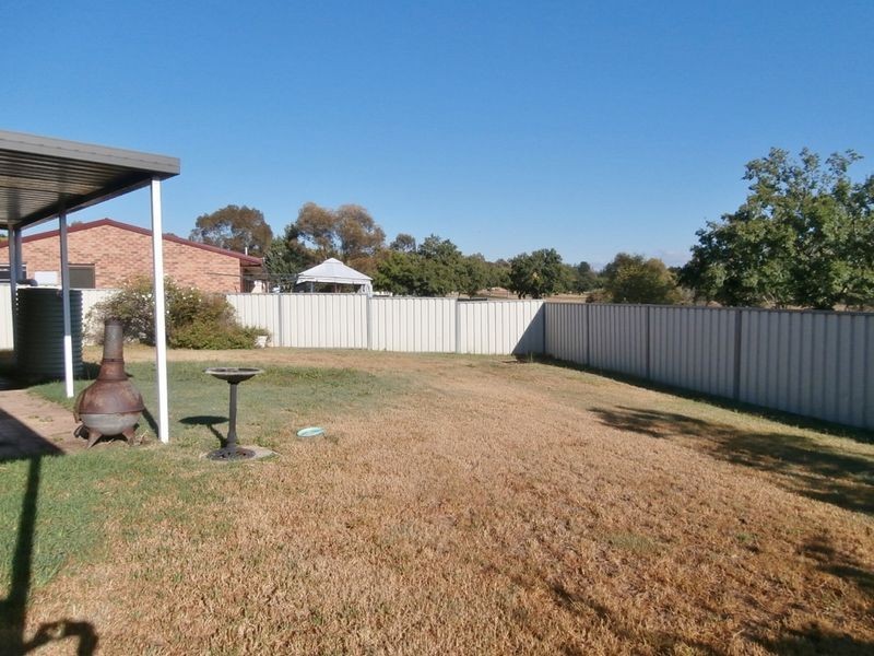 18 Hicks Close, Bathurst NSW 2795