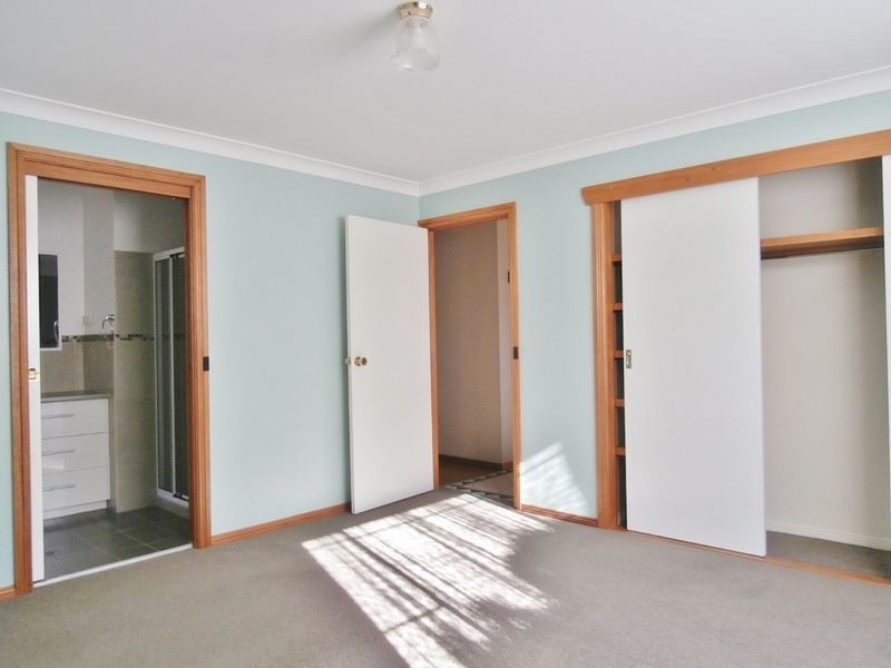 10 Barker Circuit, Kelso NSW 2795