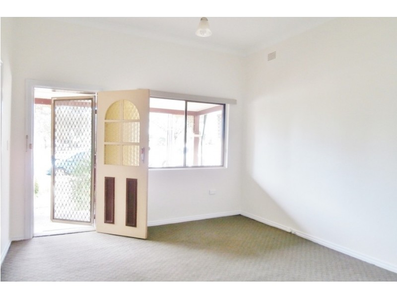 219 Bentinck Street, Bathurst NSW 2795