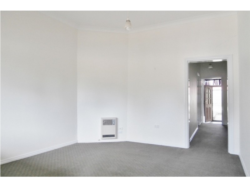 219 Bentinck Street, Bathurst NSW 2795