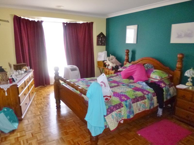 82 Bonnor Street, Bathurst NSW 2795