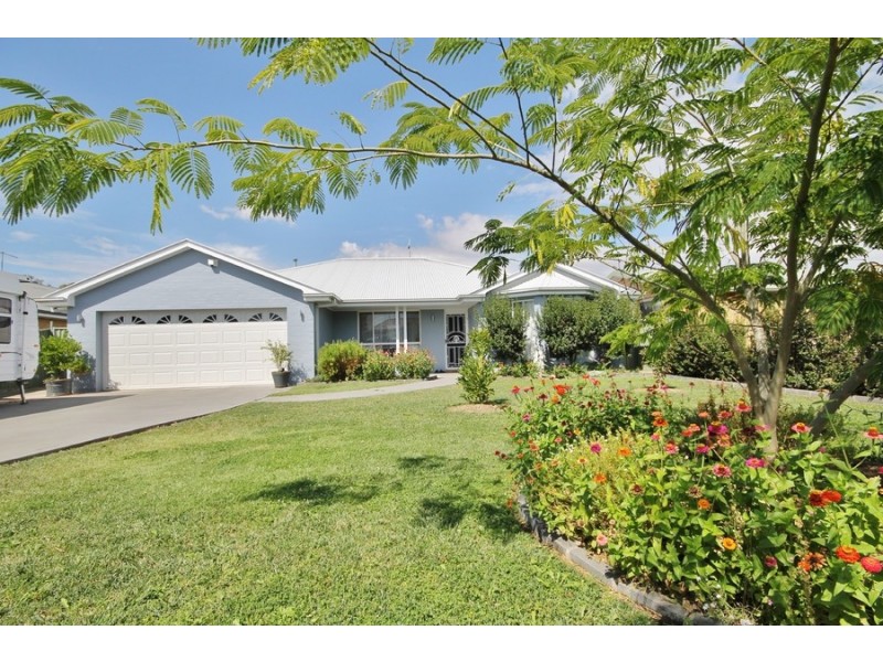 16 Willott Close, Eglinton NSW 2795
