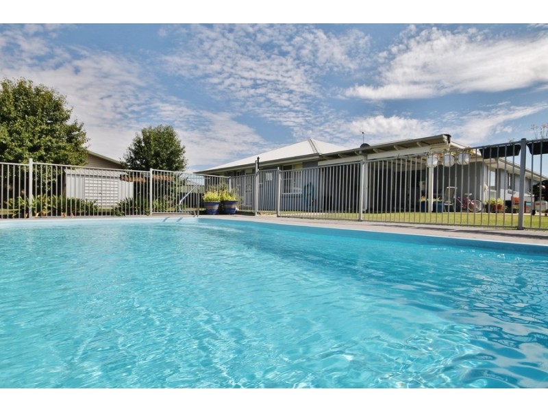 16 Willott Close, Eglinton NSW 2795