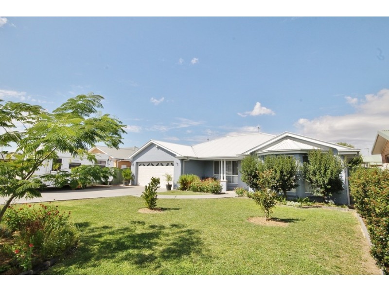 16 Willott Close, Eglinton NSW 2795