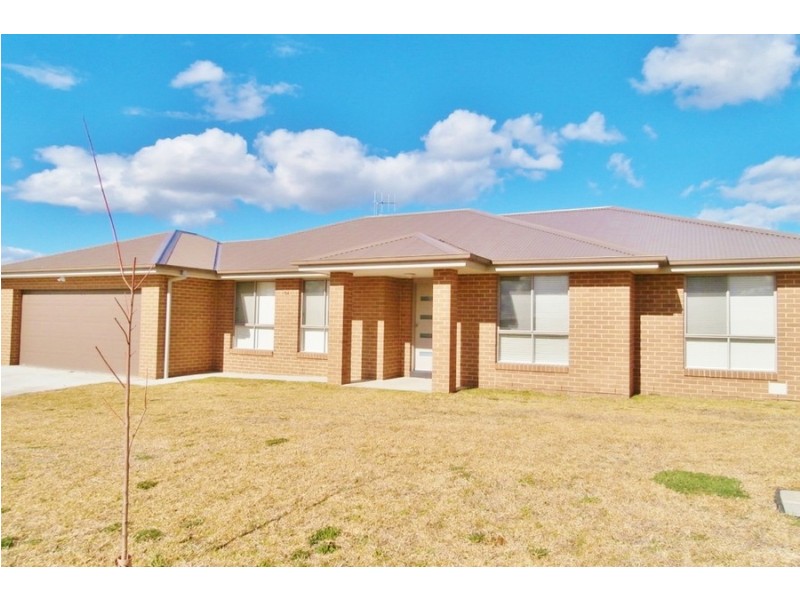 54 Westbourne Drive, Llanarth NSW 2795