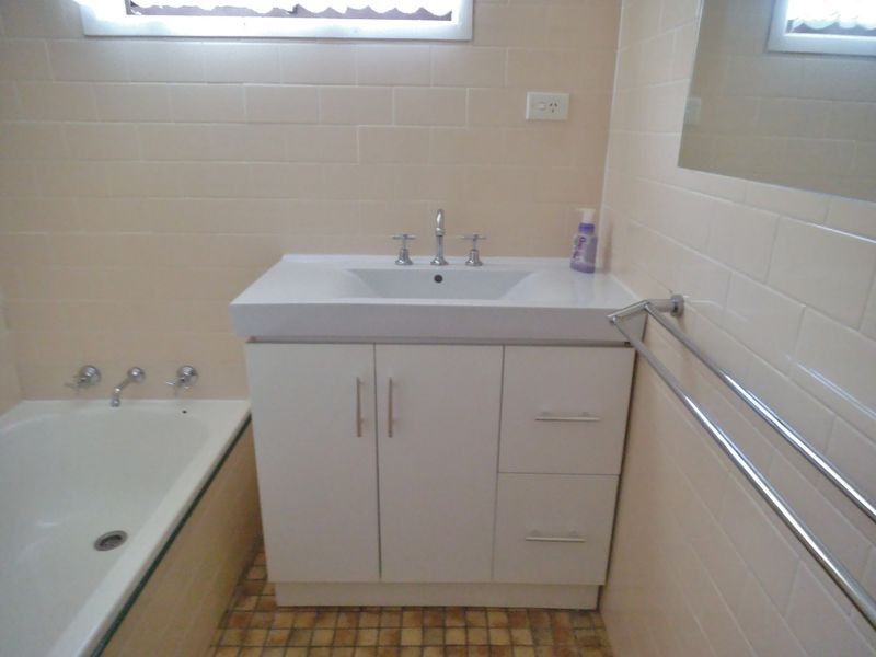 2 Perrier Place, Bathurst NSW 2795