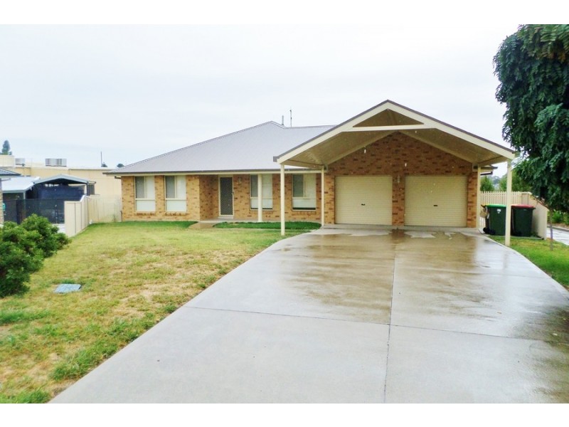 14 Diamond Close, Bathurst NSW 2795