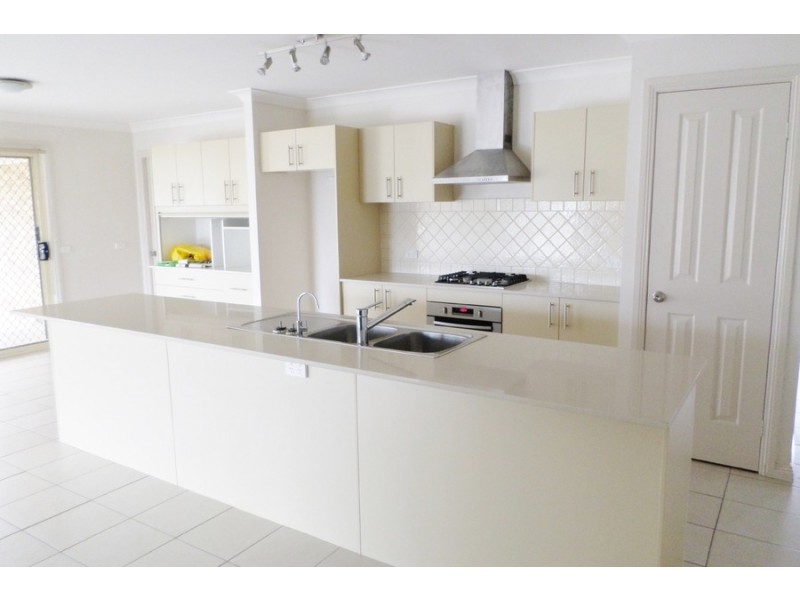 14 Diamond Close, Bathurst NSW 2795