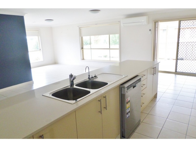 14 Diamond Close, Bathurst NSW 2795