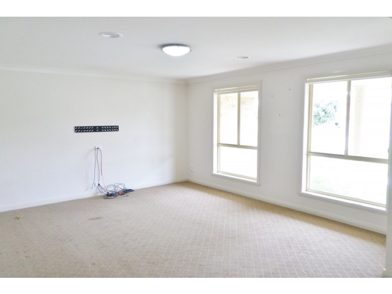14 Diamond Close, Bathurst NSW 2795
