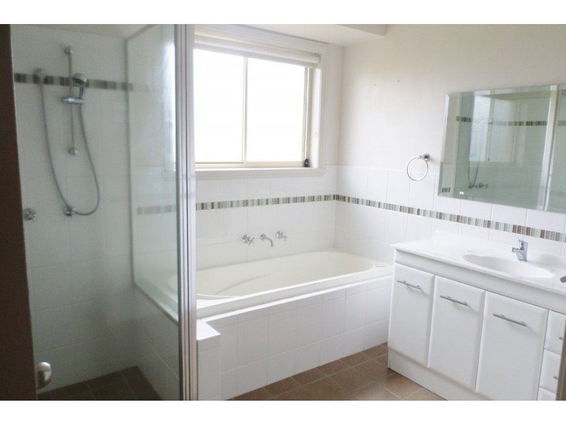 14 Diamond Close, Bathurst NSW 2795