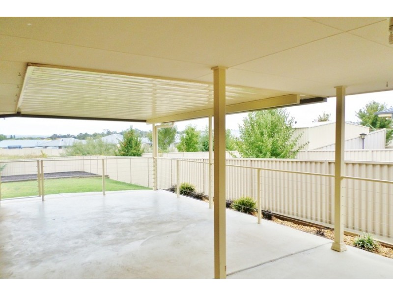 14 Diamond Close, Bathurst NSW 2795