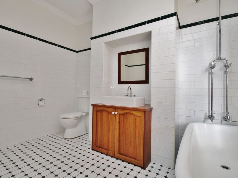 10 Park Street, Bathurst NSW 2795