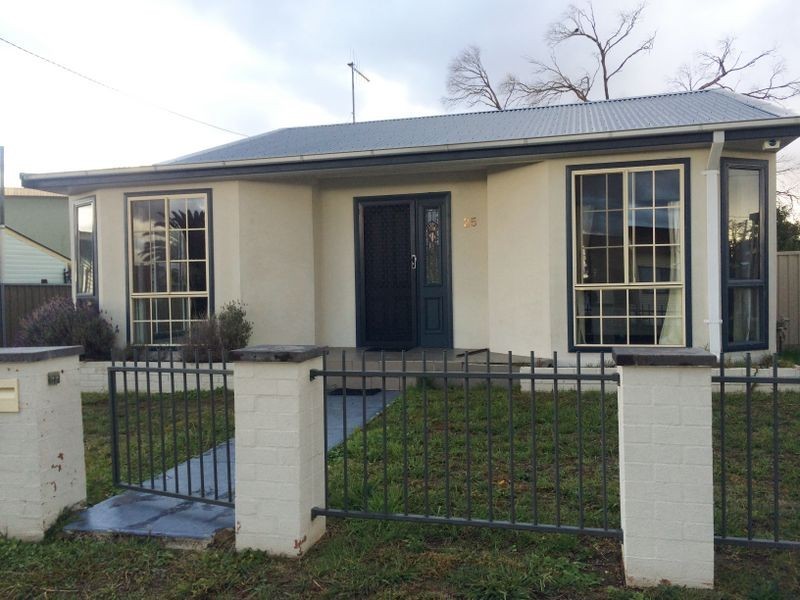 25 Alamein Walk, Bathurst NSW 2795