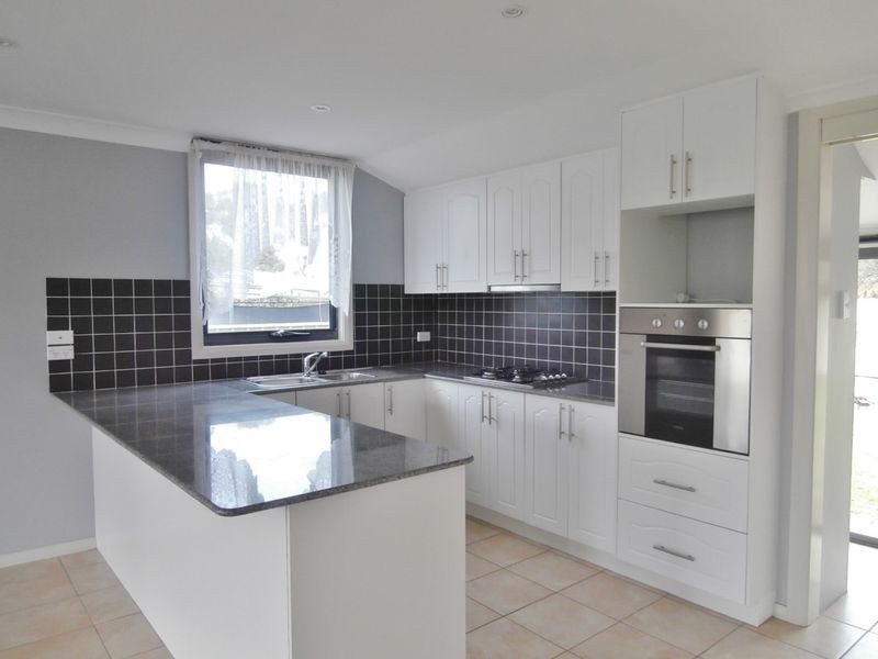 25 Alamein Walk, Bathurst NSW 2795