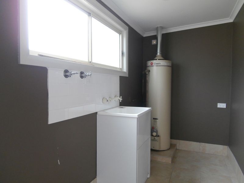 25 Alamein Walk, Bathurst NSW 2795