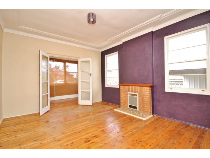 8 Hill Street, Bathurst NSW 2795