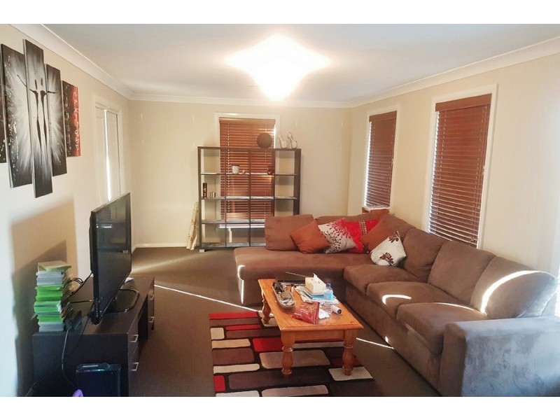 74 Ashworth Drive, Bathurst NSW 2795