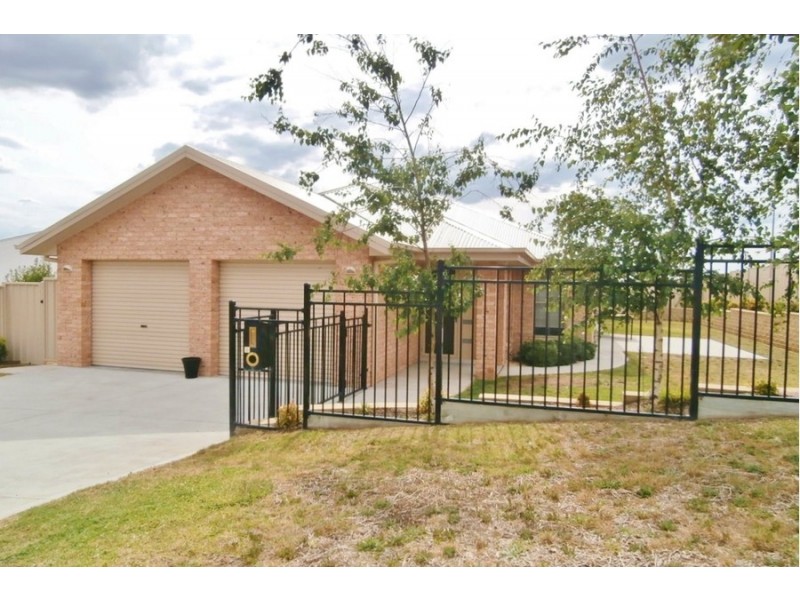 2 She Oak Close, Bathurst NSW 2795