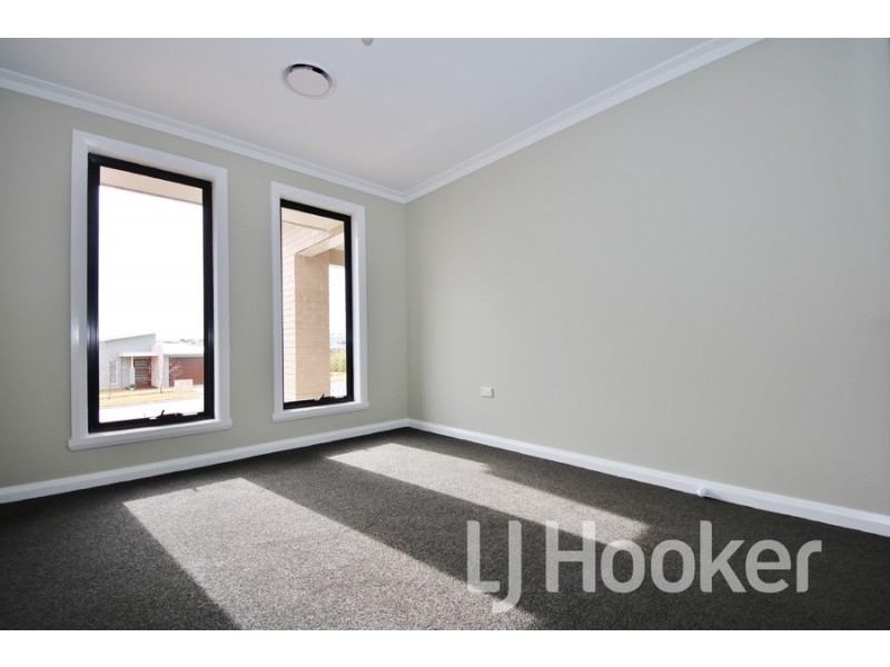 4 Coates Drive, Kelso NSW 2795