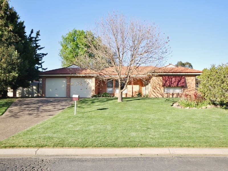 4 Graham Drive, Kelso NSW 2795