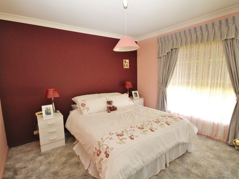 4 Graham Drive, Kelso NSW 2795